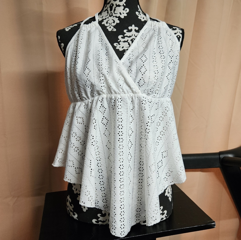 Elegant White Eyelet Halter Top - Picture 3 of 9